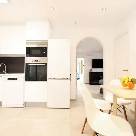 Charming Mallorca 3 Bedrooms Townhouse Alnair Вілла Порт-де-Польєнса